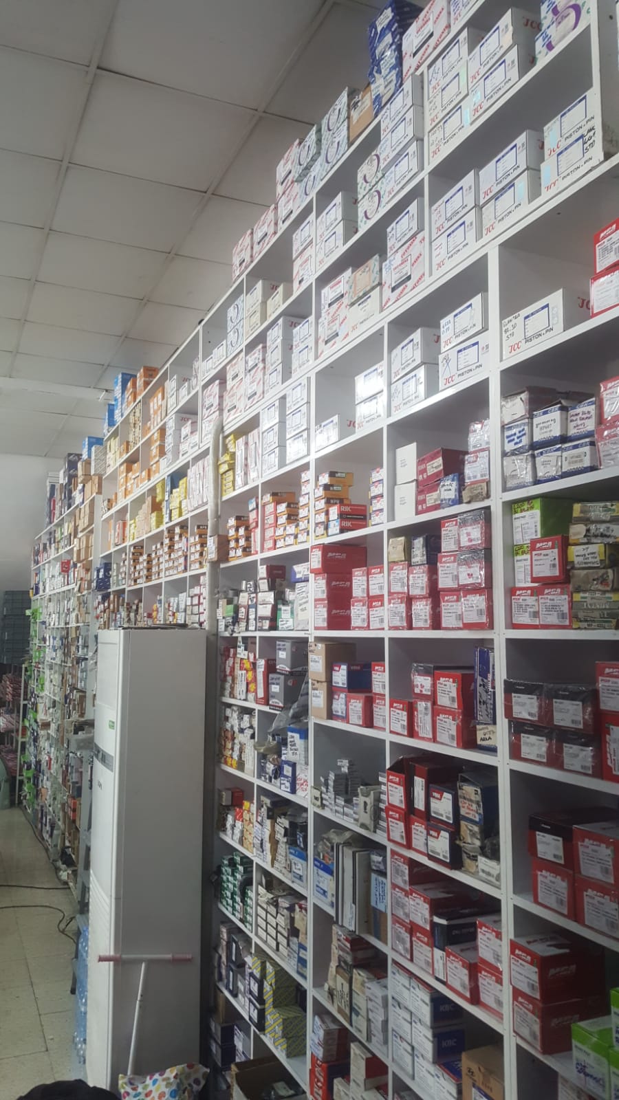 Mavikent Merkez — Raf ve stok alanı